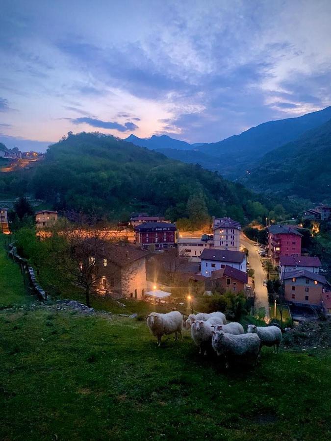 La Casa Sulla Collina Del Castello Villa Breno Ngoại thất bức ảnh