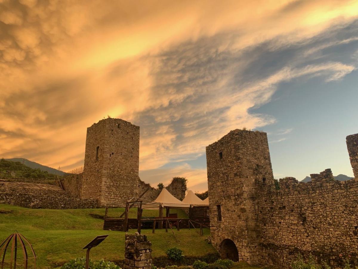 La Casa Sulla Collina Del Castello Villa Breno Ngoại thất bức ảnh