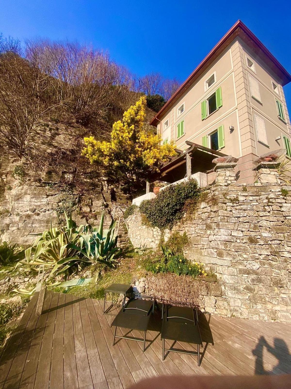 La Casa Sulla Collina Del Castello Villa Breno Ngoại thất bức ảnh